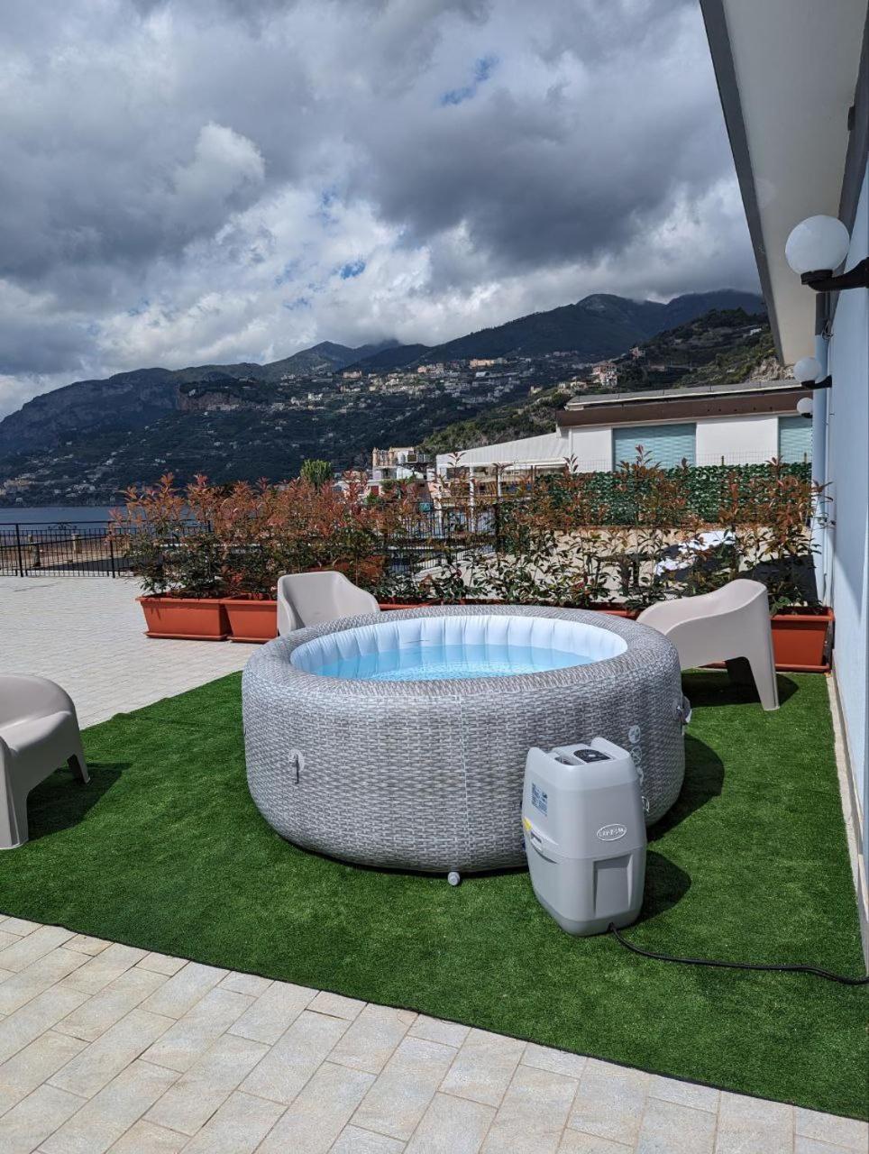 Piccolo Appartamento Con Grande Terrazzo Panoramico Maiori Eksteriør bilde